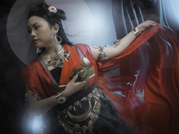 Phương Mỹ Chi tái xuất với hình ảnh lạ lẫm
