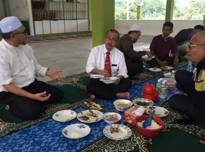 Thứ trưởng y tế Malaysia bị phạt vì ăn tiệc giữa phong tỏa