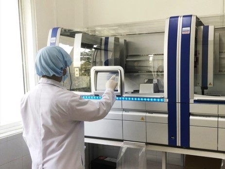 Máy xét nghiệm Covid-19 giá 7,2 tỷ ở Quảng Nam được giảm còn 4,8 tỷ
