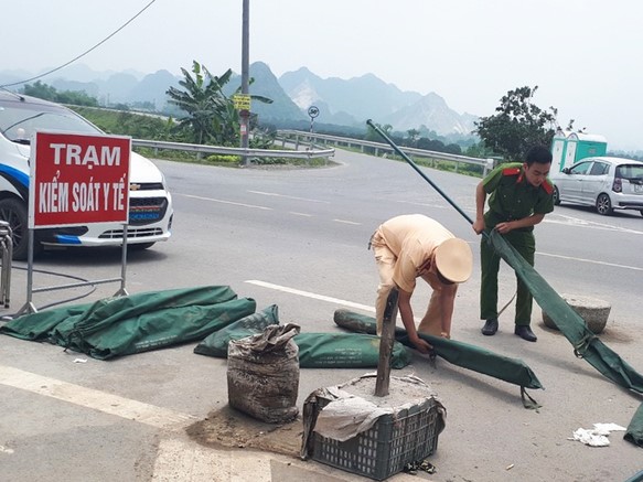 Hà Nội dỡ 30 chốt kiểm tra cách ly xã hội phòng, chống dịch