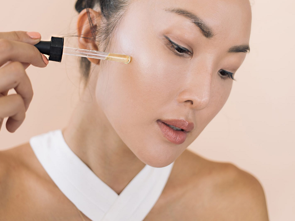 Những điều cần biết về Retinol - 'thần dược' của làn da nhiều khuyết điểm