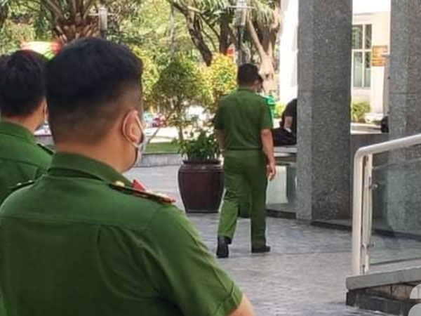 Vụ Tiến sĩ Bùi Quang Tín rơi tầng 14 tử vong: Có nhân chứng bên ngoài thấy nạn nhân trước khi chết?