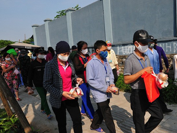 Hơn 600 túi quà đến với bệnh nhân Bệnh viện K - Tân Triều mỗi ngày
