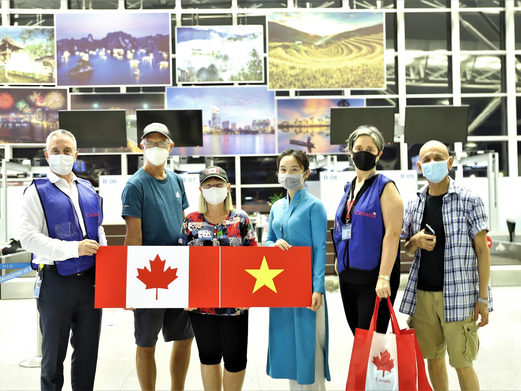 Việt Nam đón và cách ly tập trung 300 công dân từ Canada về nước