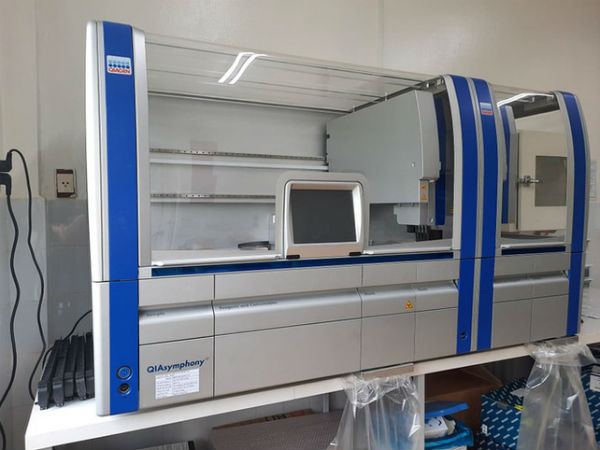 Mua máy xét nghiệm Covid-19: Ai đang đục nước béo cò?