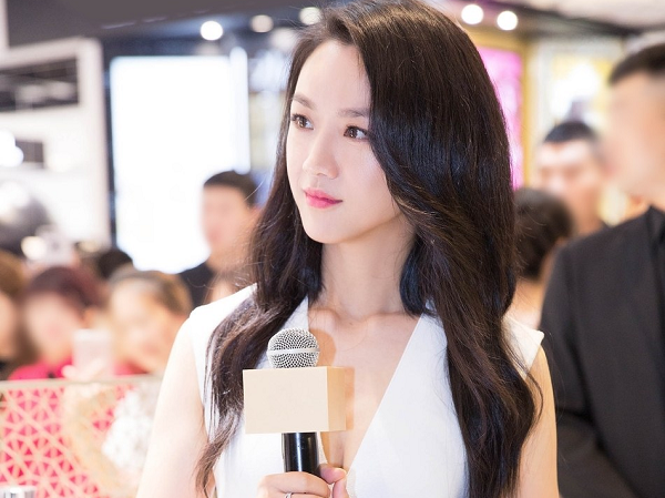 Netizen choáng váng trước khả năng "phù phép" của stylist Hàn Quốc, biến 2 sao Cbiz từ 'thường thường' thành đỉnh cao nhan sắc