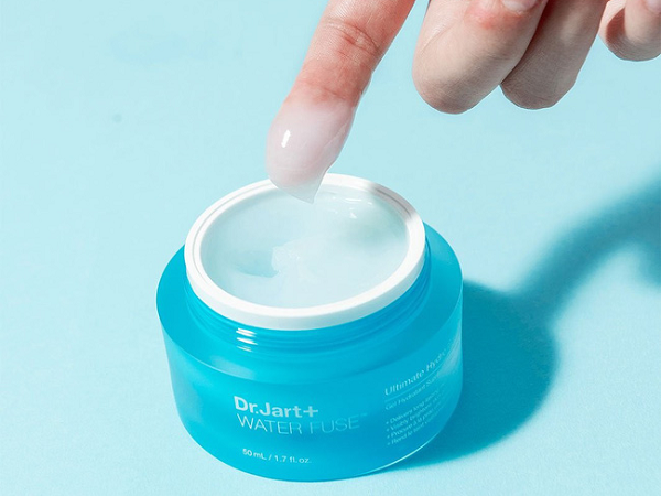 5 lọ kem dưỡng dạng gel mát lịm, không gây bí da và còn hack da dẻ mềm mọng 'căng đét' trong mùa Hè