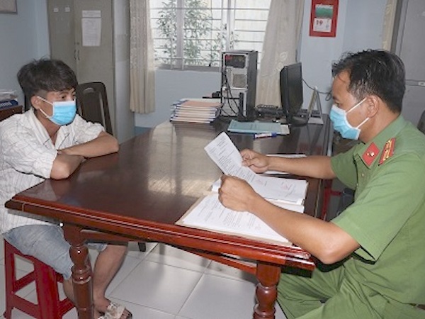 Khởi tố đối tượng 'hại đời' thiếu nữ 15 tuổi trong quán cà phê