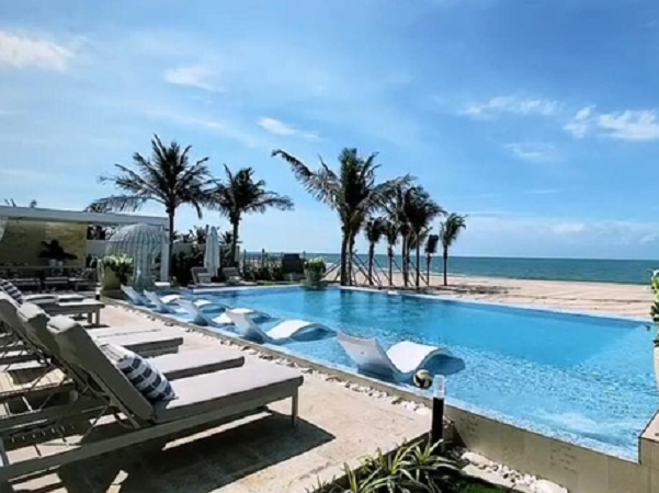 Phillip Nguyễn hé lộ góc villa sang chảnh ở Vũng Tàu, ghi điểm vì hành động chuẩn 'anh trai nhà người ta' đối với Tiên Nguyễn!