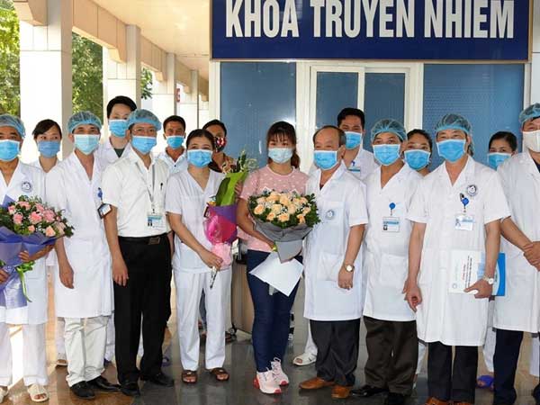 Nữ bệnh nhân 166 xuất viện sau 4 lần âm tính với SARS-CoV-2