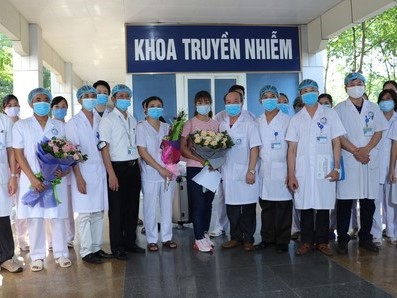 Bệnh nhân Covid-19 cuối cùng tại BV Đa khoa Ninh Bình xuất viện