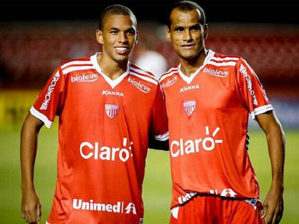 Con trai Rivaldo từ chối khoác áo CLB TP.HCM