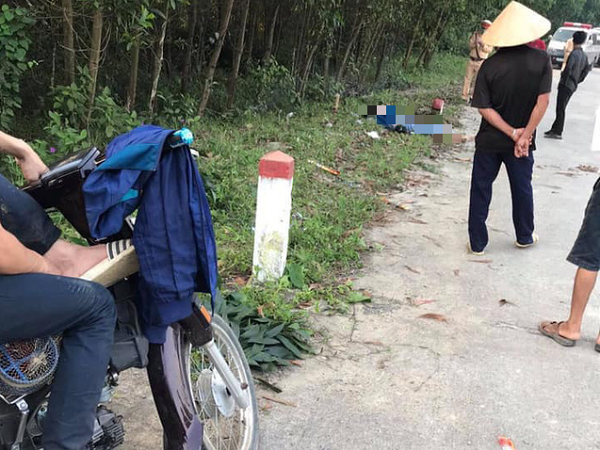 Hà Tĩnh: 4 học sinh đi một xe máy đâm vào cột mốc, 2 em tử vong tại chỗ