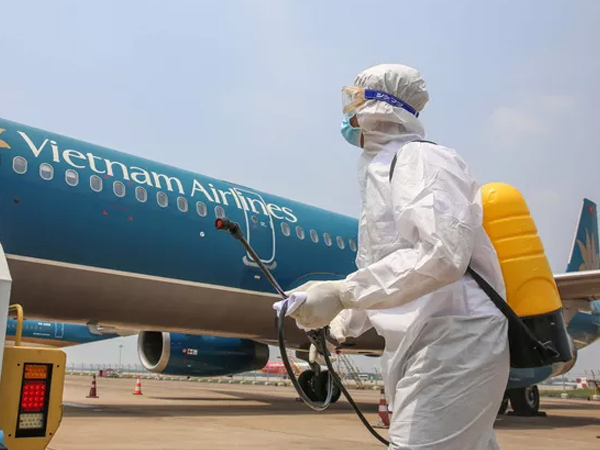 240 người Việt trở về từ Pháp phải cách ly ngay