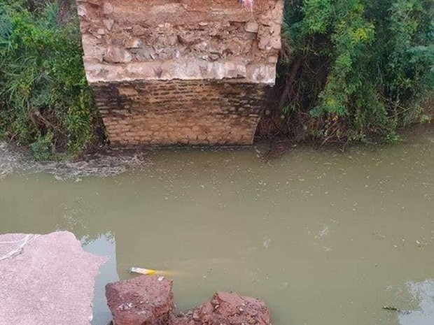 Sập cầu hơn 40 năm tuổi ở Quảng Trị khiến một thôn bị cô lập