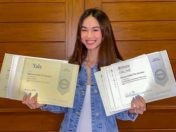 Nữ sinh 19 tuổi tốt nghiệp 9 khoá học trực tuyến của Ivy League trong thời gian giãn cách xã hội, gây quỹ quyên góp hơn 230 triệu chống dịch