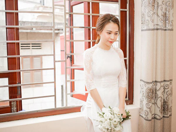 Tròn 1 năm kết hôn, Đàm Thu Trang lần đầu hé lộ loạt khoảnh khắc hiếm khoe cận nhan sắc cô dâu trong ngày theo chồng về dinh
