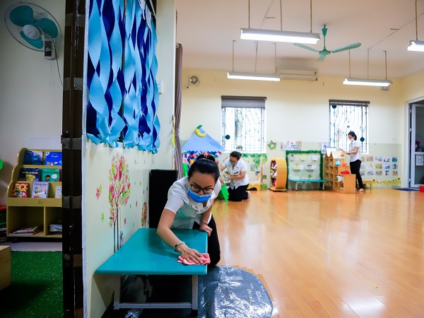 Hà Nội: Trường mầm non, tiểu học tất bật dọn dẹp chuẩn bị đón học sinh quay trở lại trường