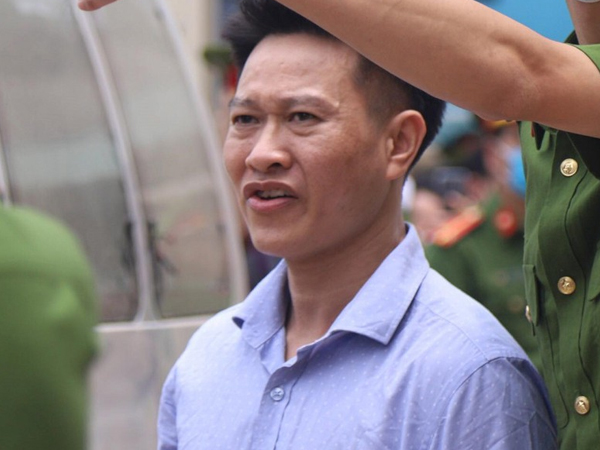 'Sửa bài thi, nâng điểm cho thí sinh vì… sợ bị trù dập'