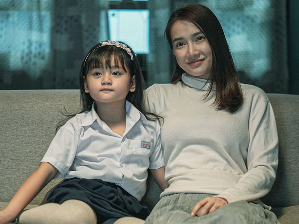 Nhã Phương tái xuất màn ảnh rộng sau khi sinh con, trở thành vợ của Trương Thế Vinh