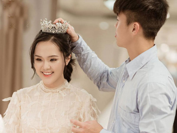 Đăng status than thở đầy ẩn ý rồi dính tin đồn bị chồng đánh đập, hủy trạng thái kết hôn, bà xã Duy Mạnh chính thức lên tiếng