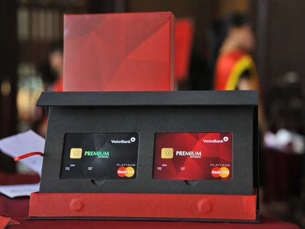 Visa, Master nên giảm phí thẻ quốc tế cho thị trường Việt Nam