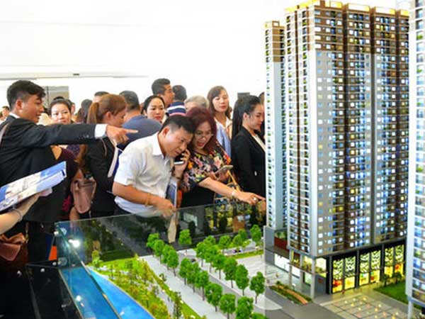 Bán tháo 'nhà trên giấy'
