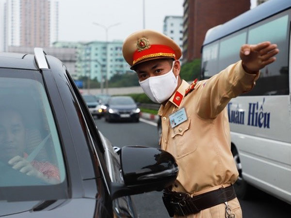 Từ 15/5, CSGT dừng xe kiểm tra không cần chỉ ra lỗi vi phạm ban đầu