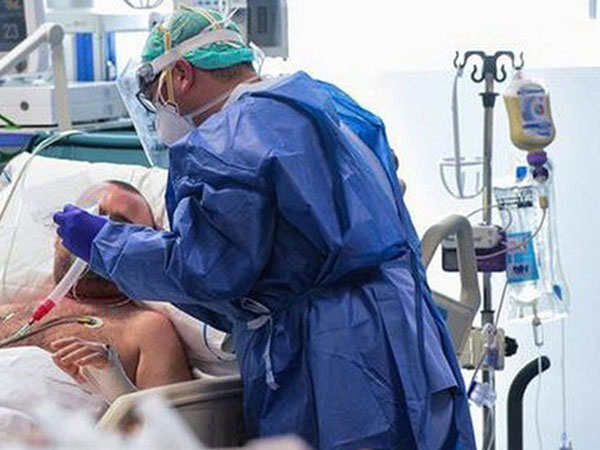 Hai người Việt đăng ký hiến phổi cho phi công Anh mắc Covid-19