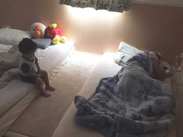 Vợ đi vắng dặn chồng ở nhà trông con và cái kết vừa buồn cười vừa bực