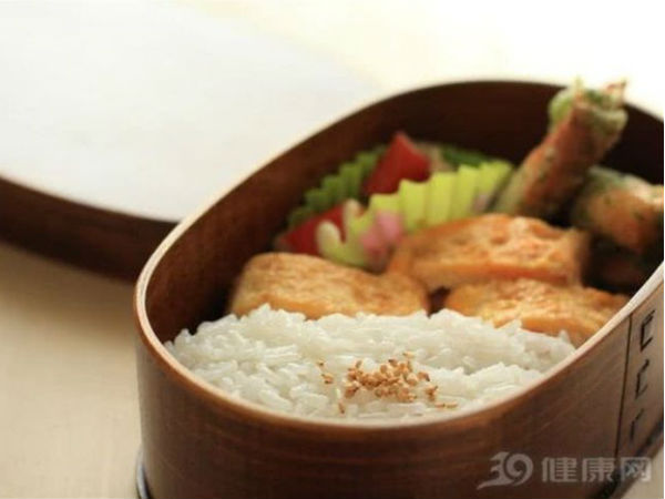 3 nhóm đồ dùng sau đây tốt nhất không nên cho vào lò vi sóng kẻo ảnh hưởng nghiêm trọng đến sức khỏe