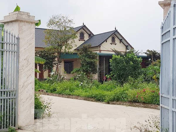 Cận cảnh biệt thự, nhà vườn trái phép 'mọc' trên đồi ở Ba Vì