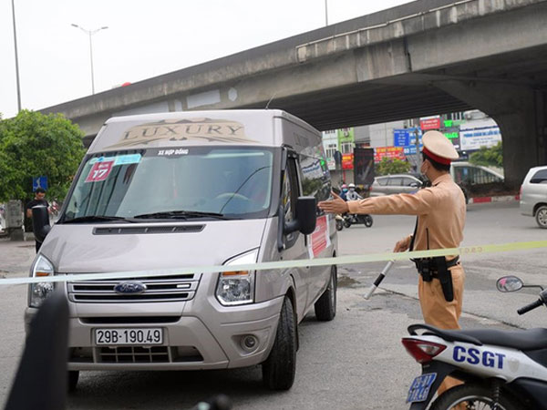 Ngày đầu CSGT tổng kiểm soát, dừng xe kiểm tra giấy tờ: Nhiều phương tiện bị xử lý