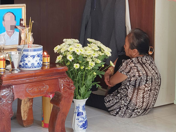 Đám tang đẫm nước mắt của nạn nhân lớn tuổi nhất vụ sập tường ở Đồng Nai: 'Mẹ ơi, con tìm thấy bố rồi, bố ở trong nhà xác bệnh viện'
