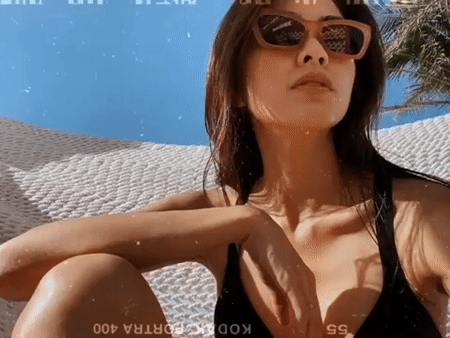 Hình ảnh hiếm hoi Tăng Thanh Hà mặc đồ hở, khoe vòng 1 nở nang gợi cảm