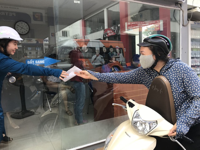 Phát tài sau một đêm nhờ bán bảo hiểm ô tô, xe máy