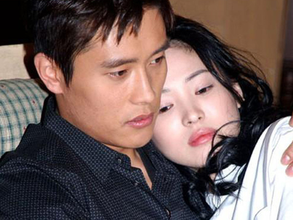 22 tuổi, Song Hye Kyo từng yêu như điên như dại một gã đàn ông đào hoa, chia tay xong đau đớn dằn vặt suy sụp tới mất ăn mất ngủ