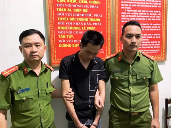Bắt thủ phạm lẻn vào nhà vệ sinh, dâm ô nữ học sinh lớp 5