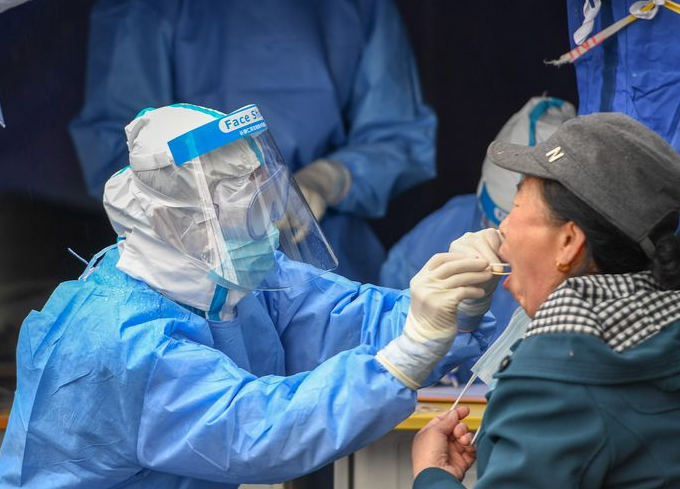 Chuyên gia Trung Quốc cảnh báo virus corona biến đổi khó lường ở ổ dịch khiến 108 triệu dân phải trở lại phong tỏa
