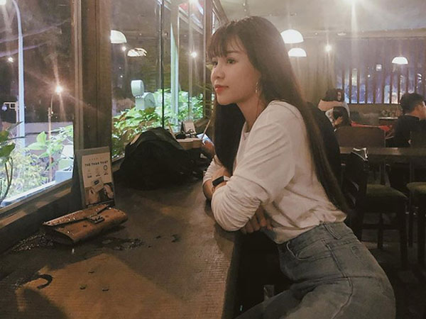Đăng ảnh xinh đẹp nhưng bị cà khịa 'Ai rồi cũng sẽ bị bóp má thôi', bạn gái Văn Lâm đáp trả cực gắt khiến đối phương toát mồ hôi hột