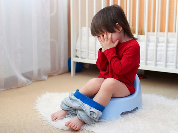 Ngày hè, trẻ dễ bị tiêu chảy và đây là những cách mà cha mẹ có thể vô tình 'giết chết trẻ'