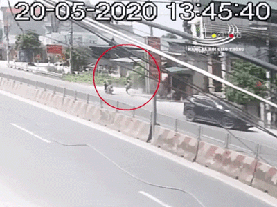 Tránh xe ô tô đi ngược chiều, xe máy dựng đứng và pha tiếp đất kinh hoàng