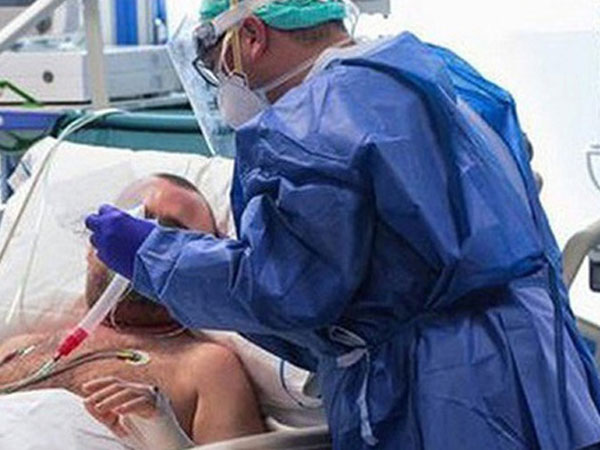 Phi công người Anh được tập dần tự thở bằng phổi, hôm nay sẽ chuyển sang Bệnh viện Chợ Rẫy