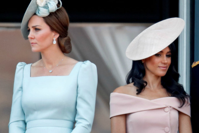 Công nương Kate vô tình gợi nhắc đến Meghan thông qua 1 chi tiết nhỏ cho thấy cuộc sống khác biệt hiện giờ của hai nàng dâu hoàng gia