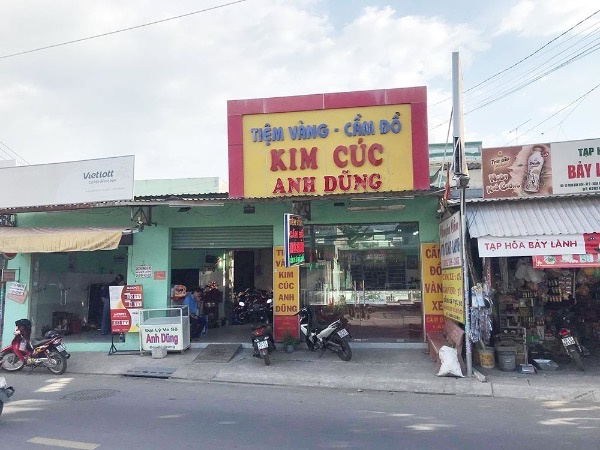 Kẻ gian đu dây vào tiệm vàng ở Sài Gòn trộm hơn 1 tỷ đồng