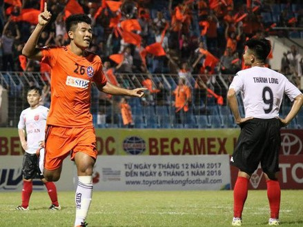 Đức Chinh ghi bàn duy nhất giúp SHB Đà Nẵng đi tiếp tại cúp Quốc gia