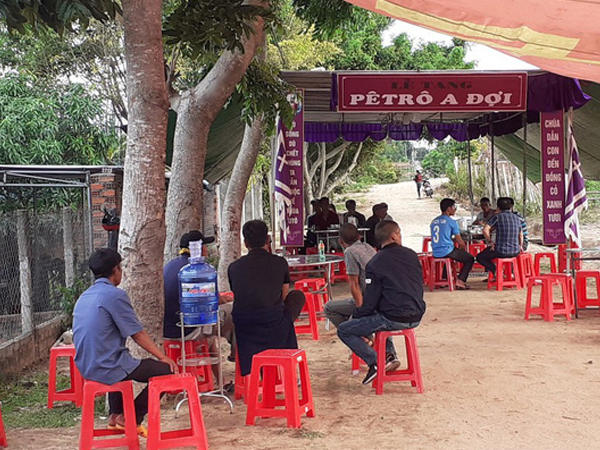 Tường đổ sập lúc dỡ nhà, một người tử vong