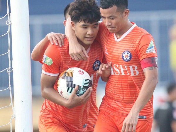 Đức Chinh ghi bàn, HLV Huỳnh Đức vẫn không hài lòng