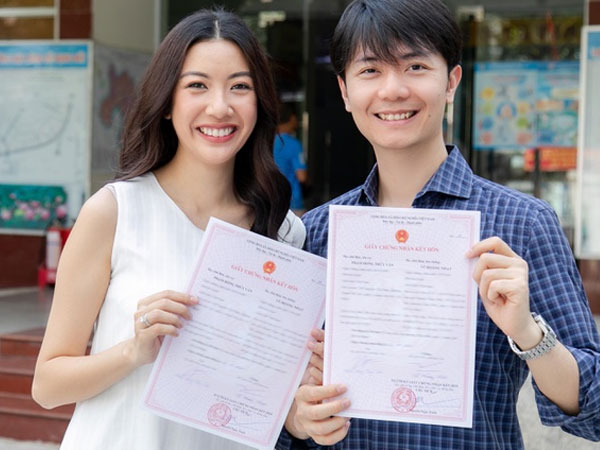Á hậu Thúy Vân đăng ký kết hôn