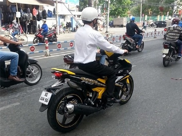 Xe mới mua chưa có biển số, chạy trên đường có bị phạt không?